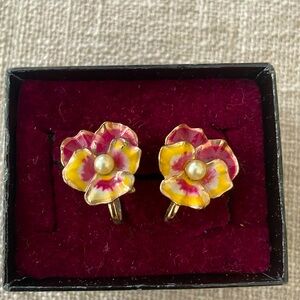 Vintage Screw Back Flower Earrings